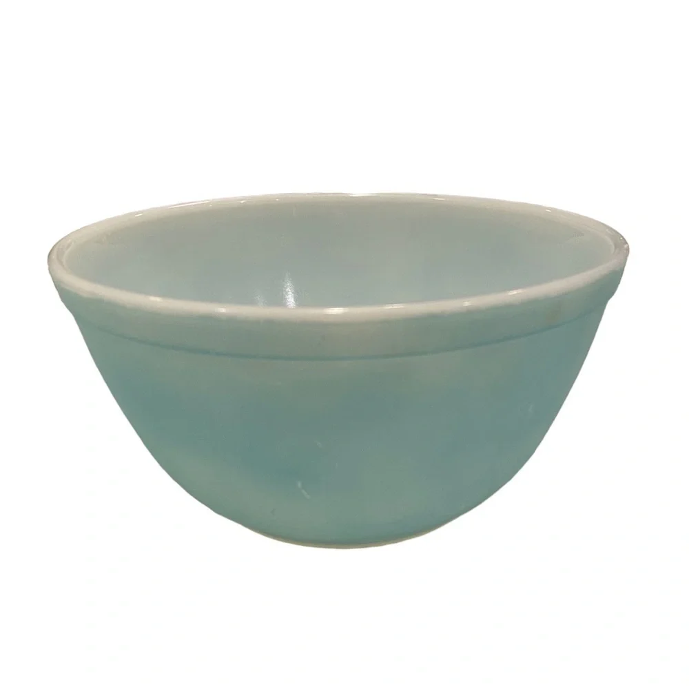 Pyrex Robin’s Egg Turquoise Blue Mixing Bowl 402 1.5 Quart Mid Century Modern